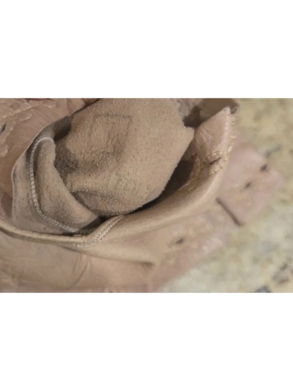 Vintage Womens Size M /7 Beige Soft Leather Gloves Eyelet Embroidered Italy